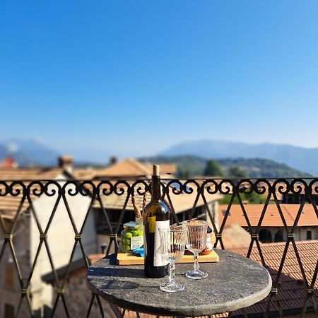Appartamento Storico Con Giardino Soleggiato - B&B Via Rinaldi Arto Centonara Exterior foto