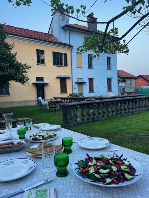 Appartamento Storico Con Giardino Soleggiato - B&B Via Rinaldi Arto Centonara Exterior foto