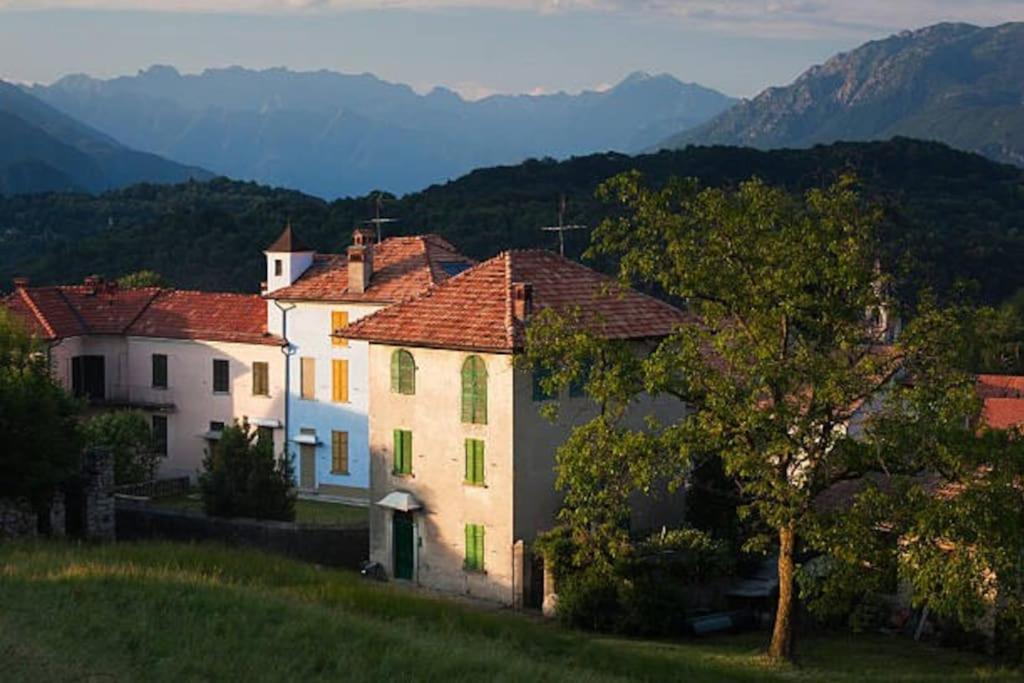 Appartamento Storico Con Giardino Soleggiato - B&B Via Rinaldi Arto Centonara Exterior foto