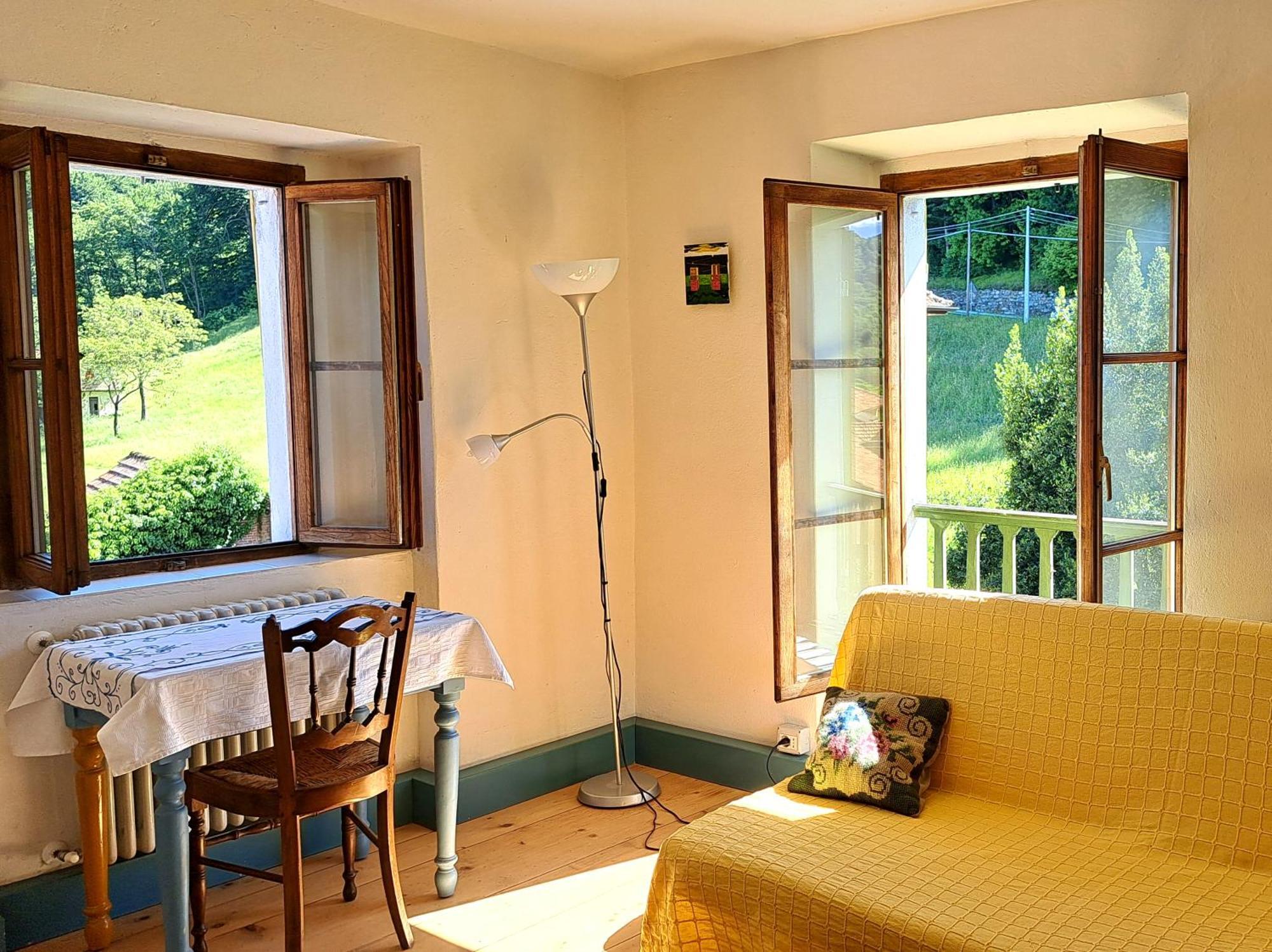 Appartamento Storico Con Giardino Soleggiato - B&B Via Rinaldi Arto Centonara Exterior foto